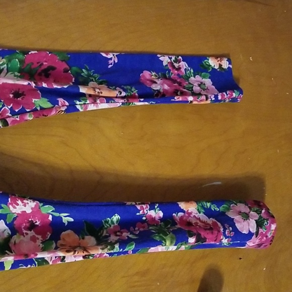 Electric Blue Floral Leggings Size Small: A - Picture 3 of 9